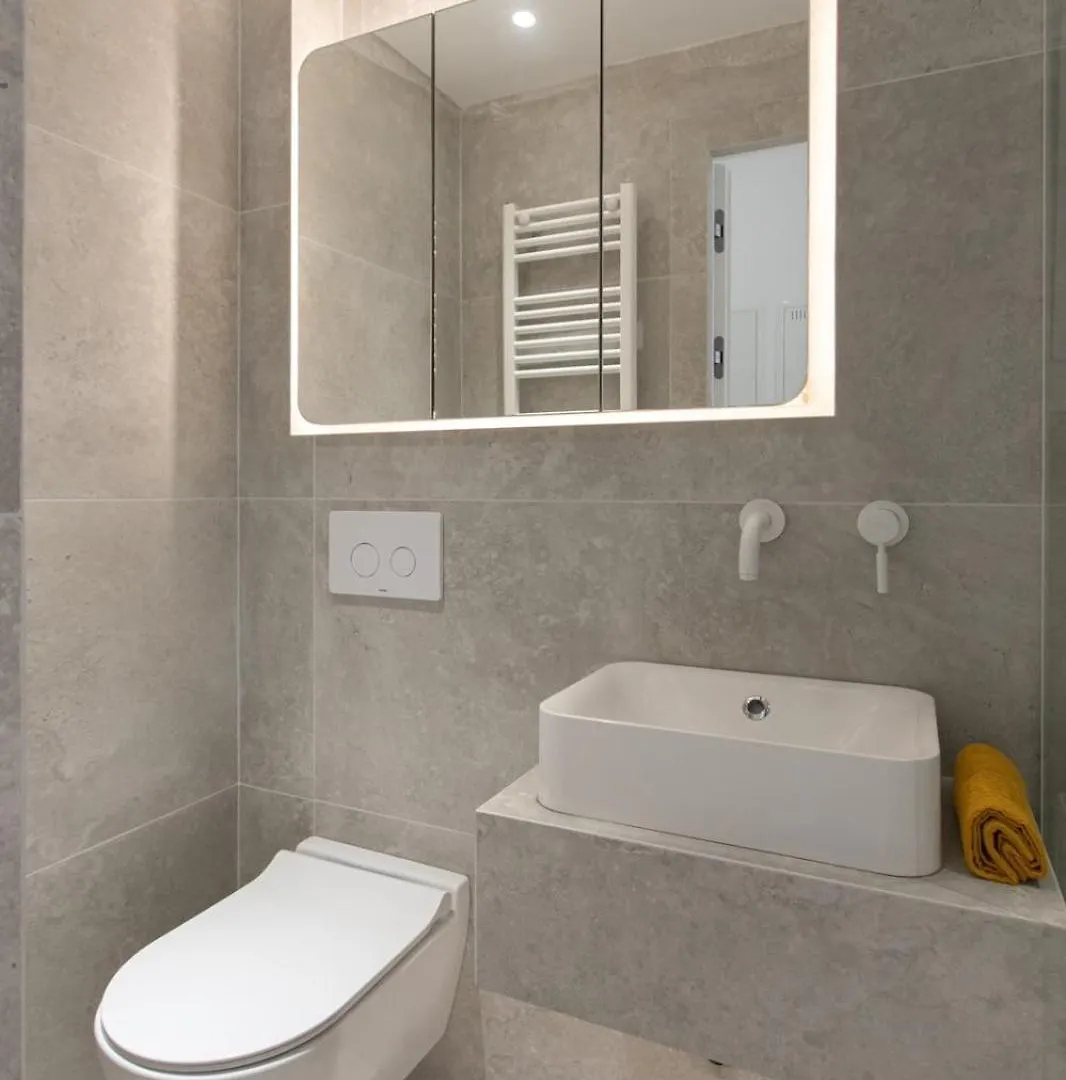 Homevision - Central & Quiet Design Condo Griechenland